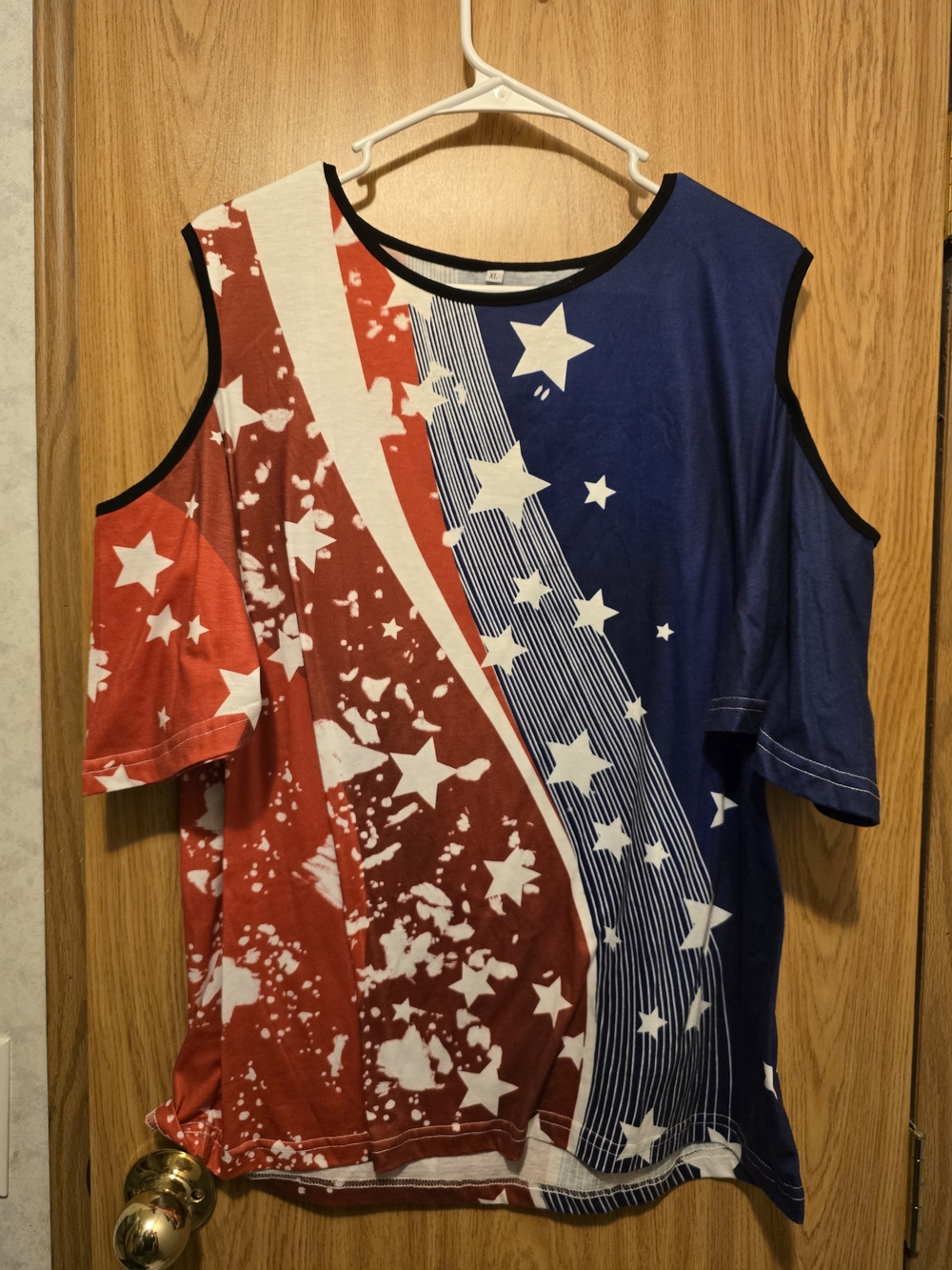 Sleeveless Cold-Shoulder Star Print Tee - Red & Blue